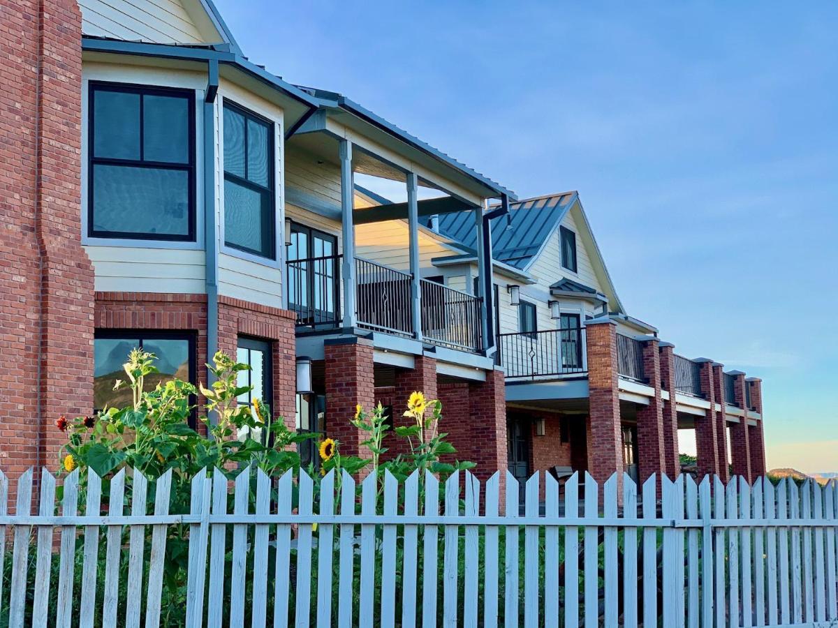 Annie'S Place Bed & Breakfast โบล์เดอร์ทาวน์ ภายนอก รูปภาพ