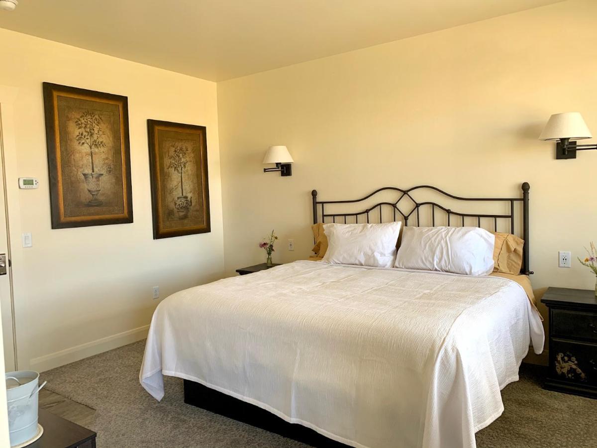 Annie'S Place Bed & Breakfast โบล์เดอร์ทาวน์ ภายนอก รูปภาพ