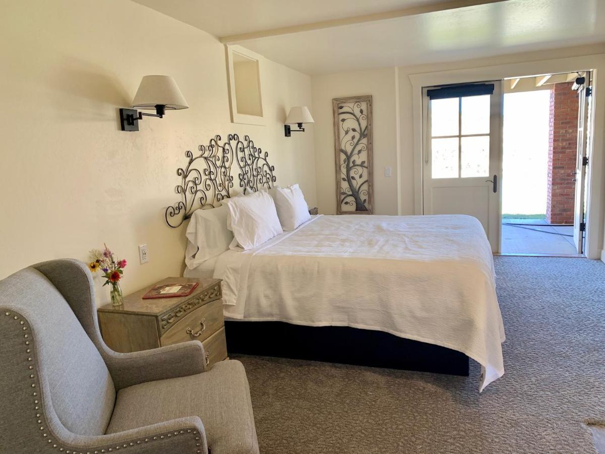 Annie'S Place Bed & Breakfast โบล์เดอร์ทาวน์ ภายนอก รูปภาพ