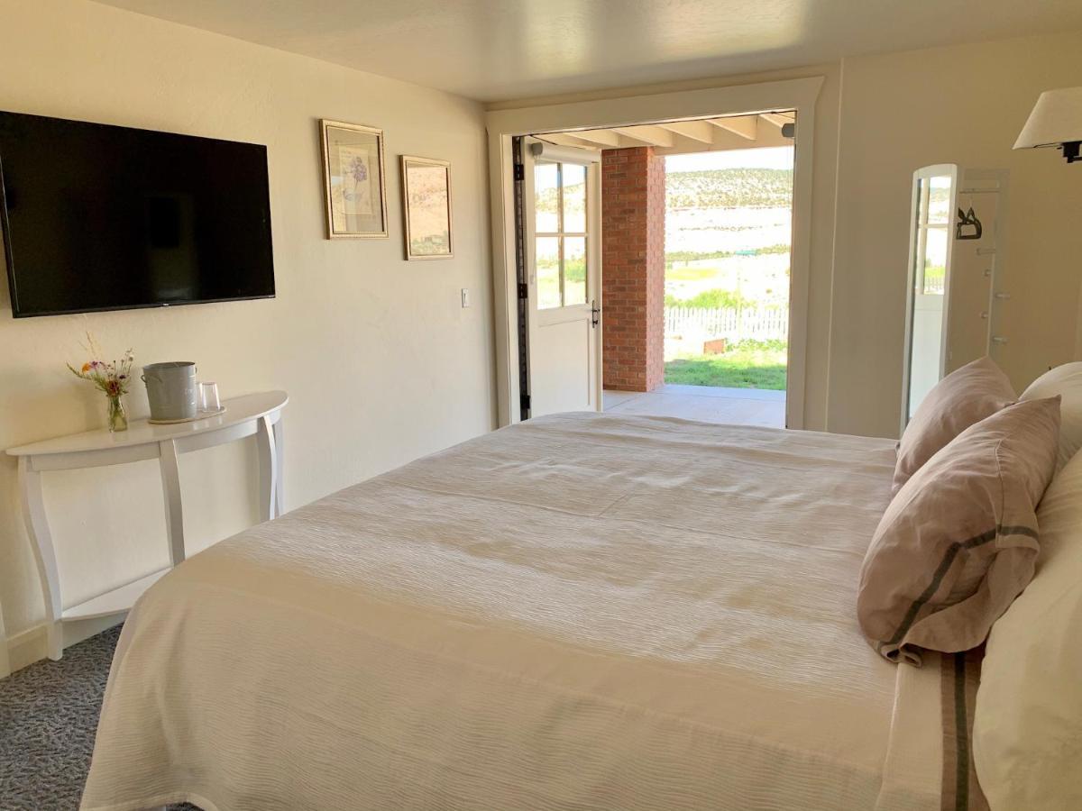 Annie'S Place Bed & Breakfast โบล์เดอร์ทาวน์ ภายนอก รูปภาพ
